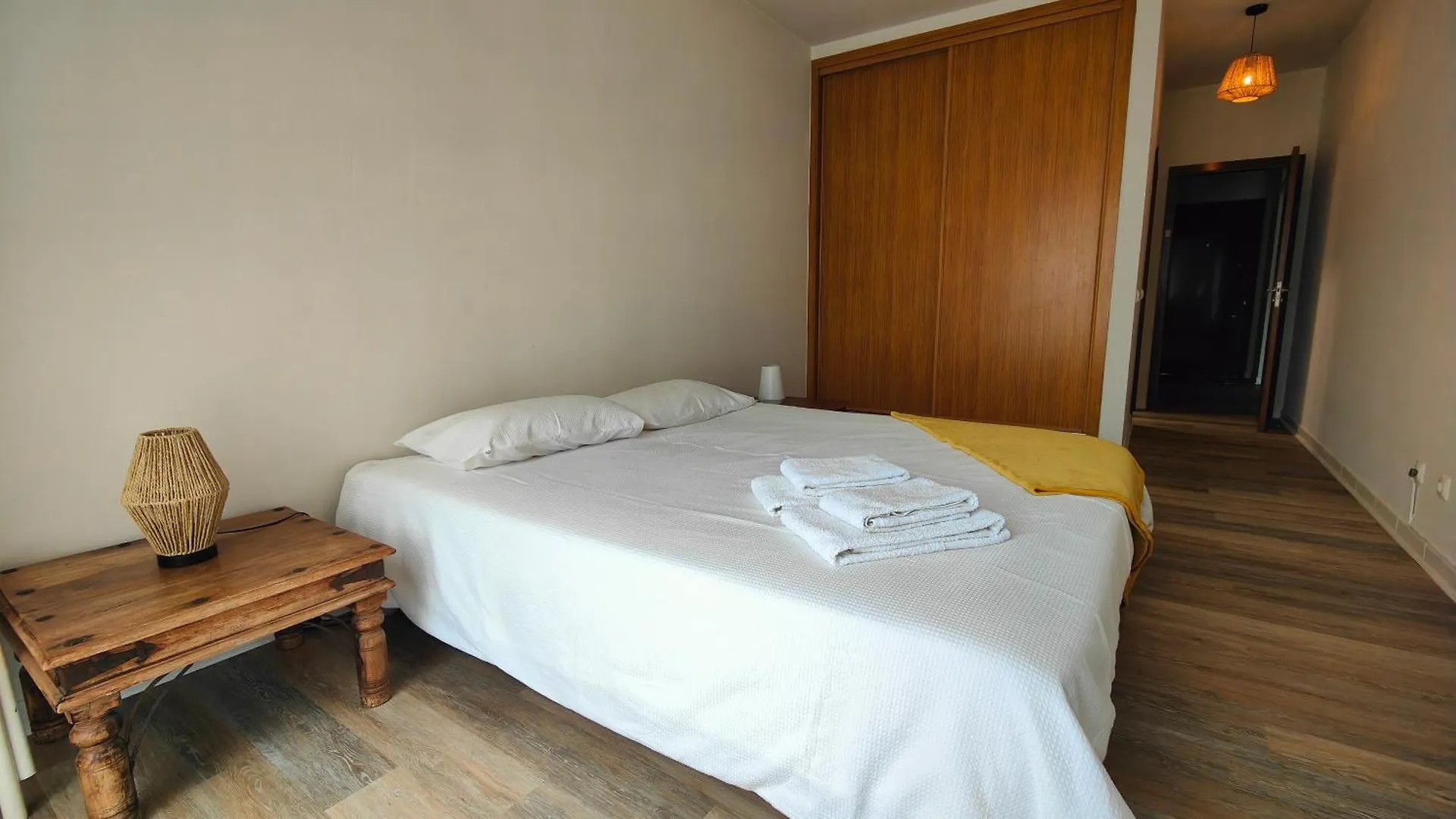 Apartamento Com Terracos Privativos Em Resort De Luxo Алвор